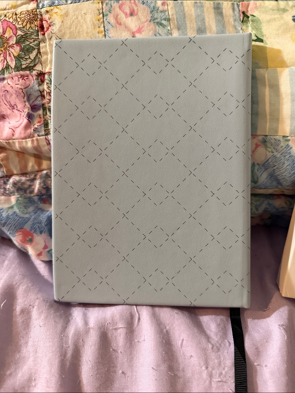 Marc Jacobs Daisy Notebook-NWT - Picture 3 of 5